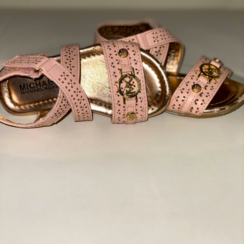Toddler Girls Micheal Kors Blush Sandals!